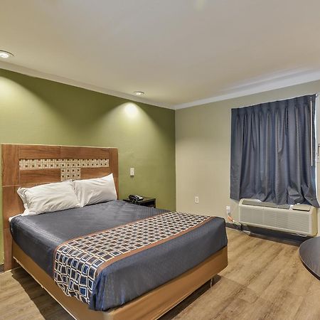 Budgetel Inn And Suites Ралей Екстериор снимка