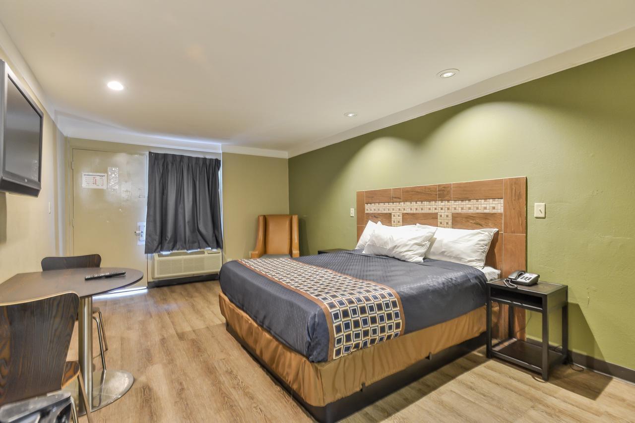 Budgetel Inn And Suites Ралей Екстериор снимка