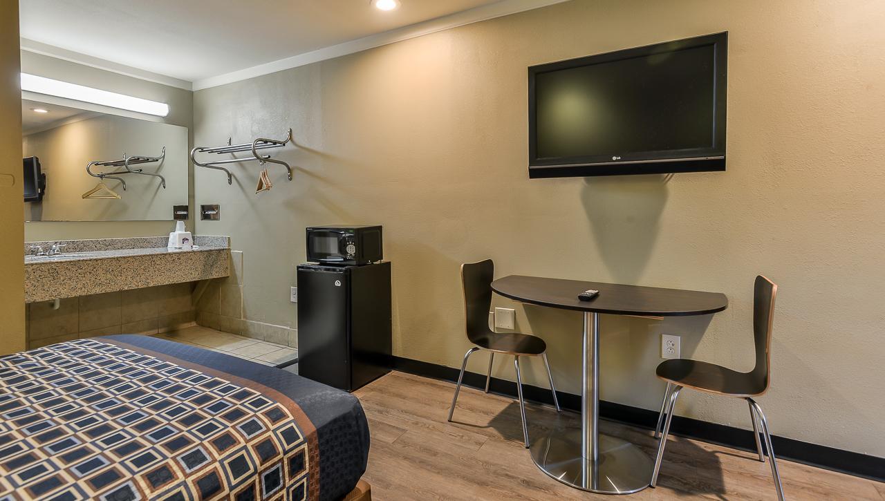 Budgetel Inn And Suites Ралей Екстериор снимка