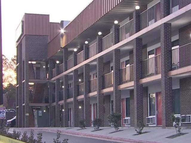 Budgetel Inn And Suites Ралей Екстериор снимка